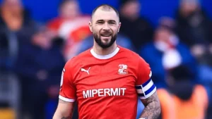Image of Charlie Austin Cryer